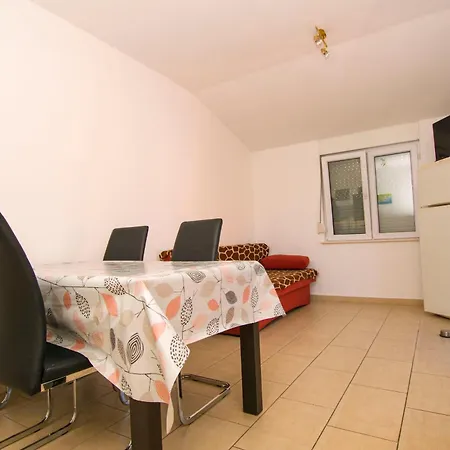 Clementine Apartman *