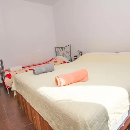 Clementine Apartman Biograd na Moru